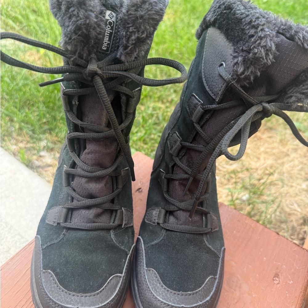 Columbia Women's Black Winter Boots 6